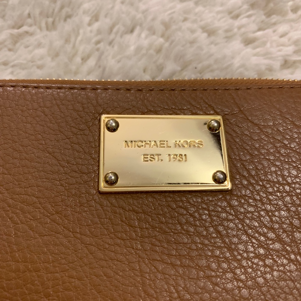 Michael Kors Wallet - Picture 2 of 5